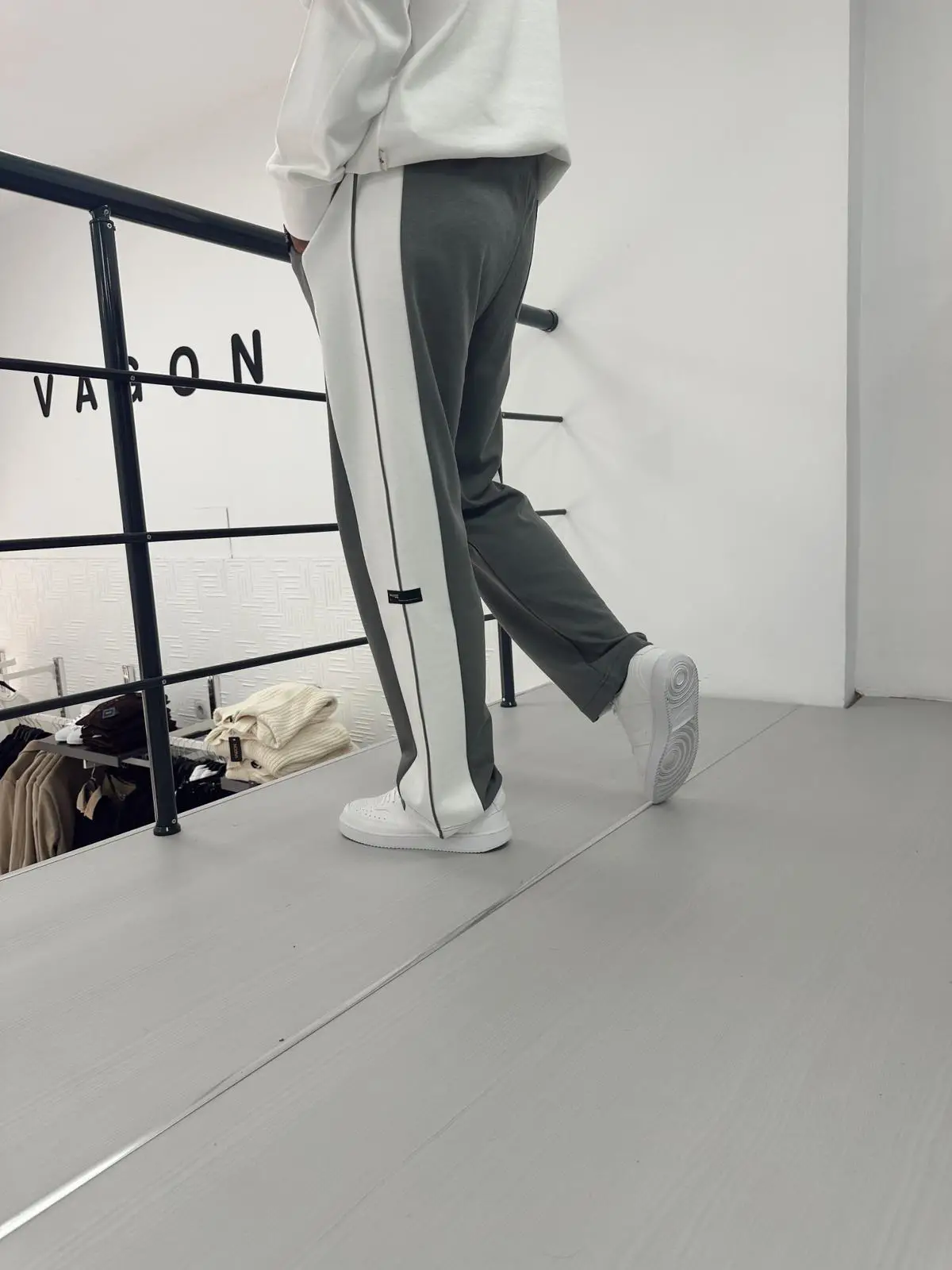 Yanları Şerit Eşofman