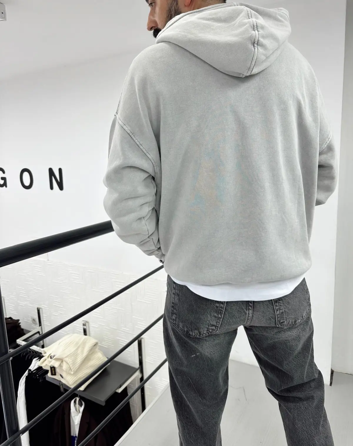 Kapşonlu Yıkamalı Sweatshirt