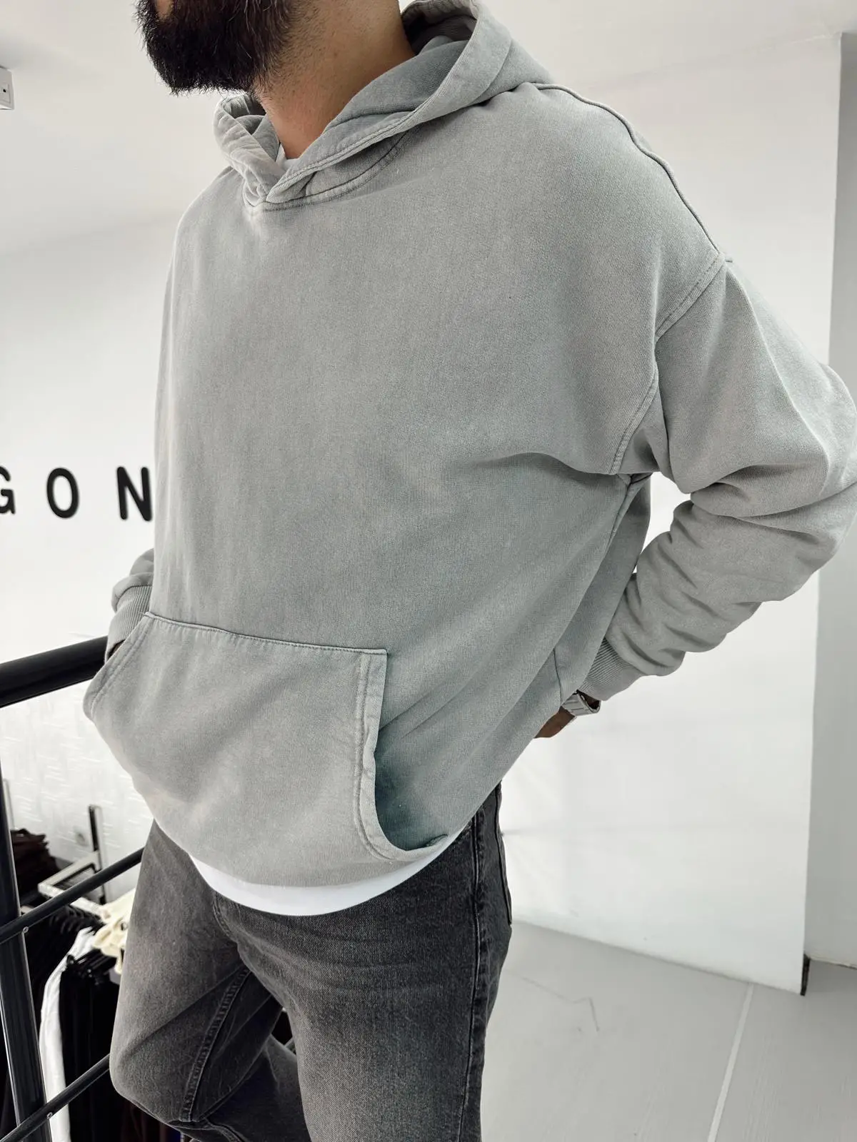 Kapşonlu Yıkamalı Sweatshirt