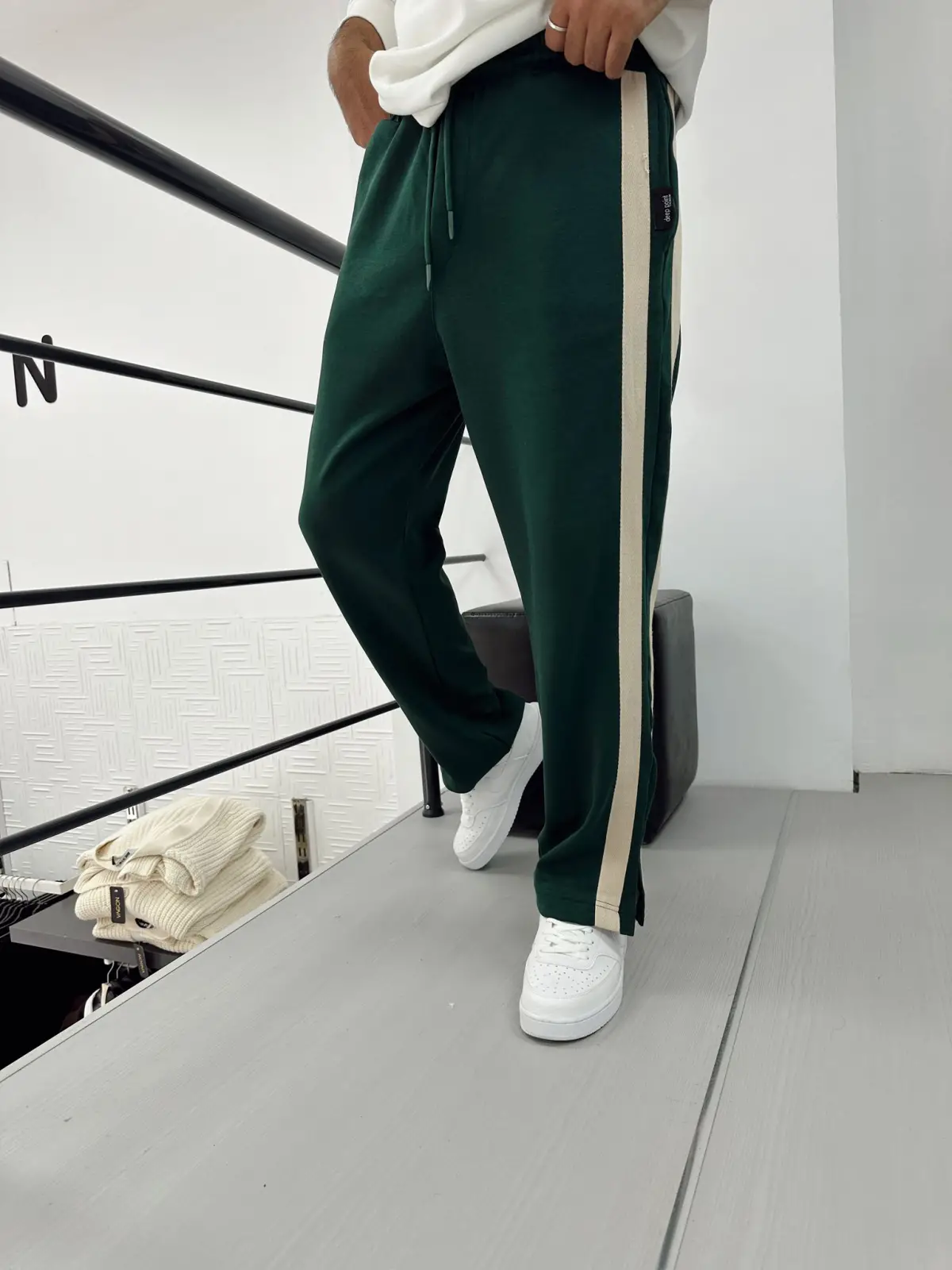 Kesik Paça Çift Şerit Eşofman