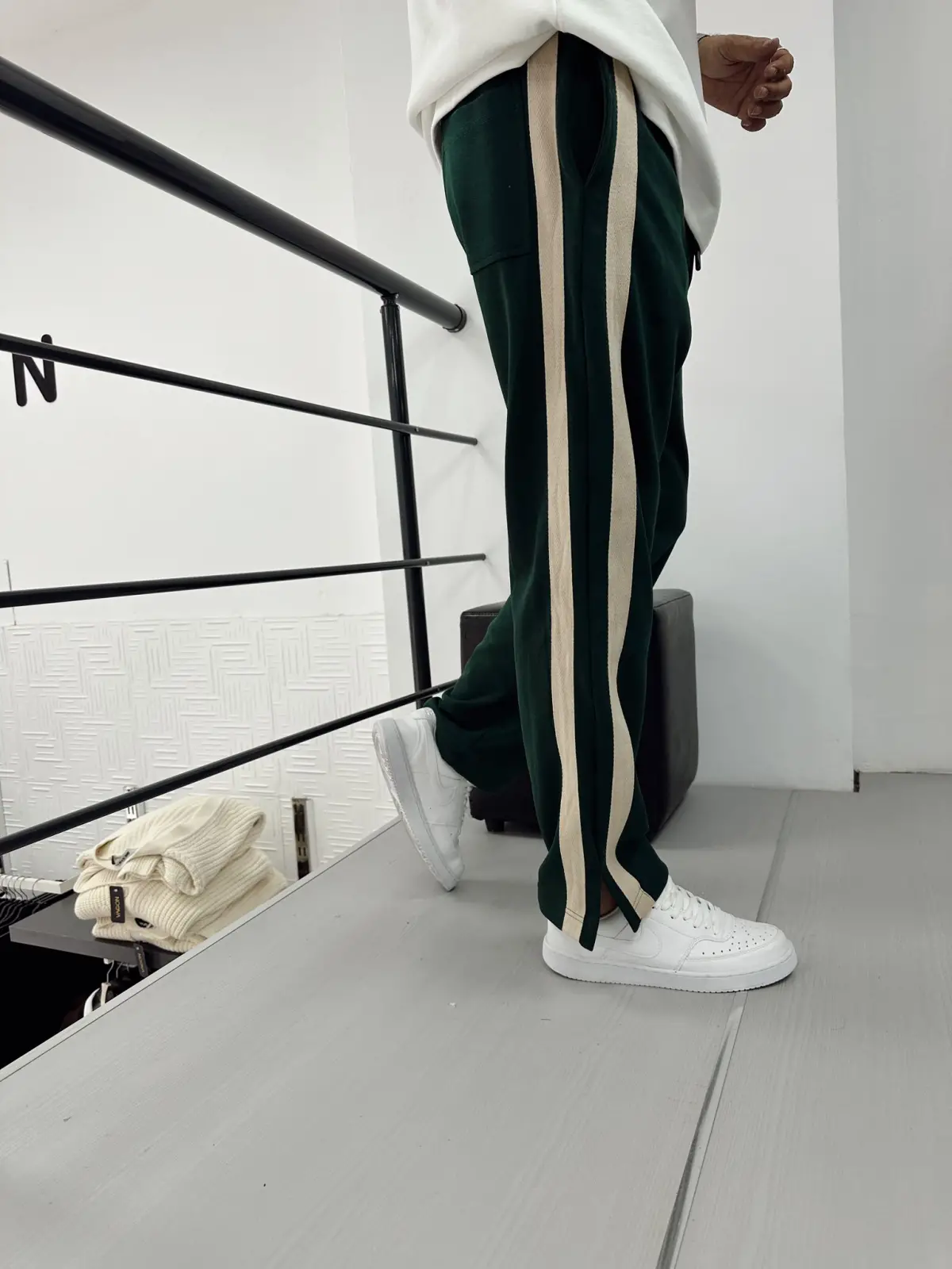 Kesik Paça Çift Şerit Eşofman