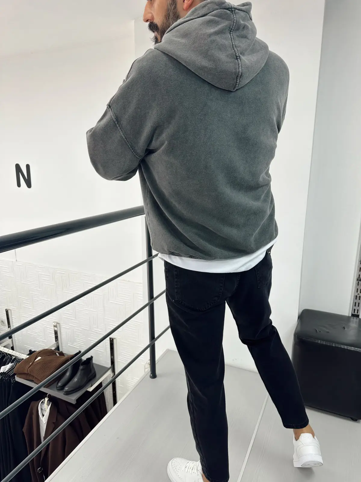 Kapşonlu Yıkamalı Sweatshirt