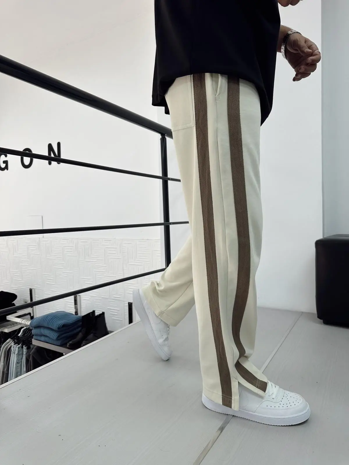 Kesik Paça Çift Şerit Eşofman