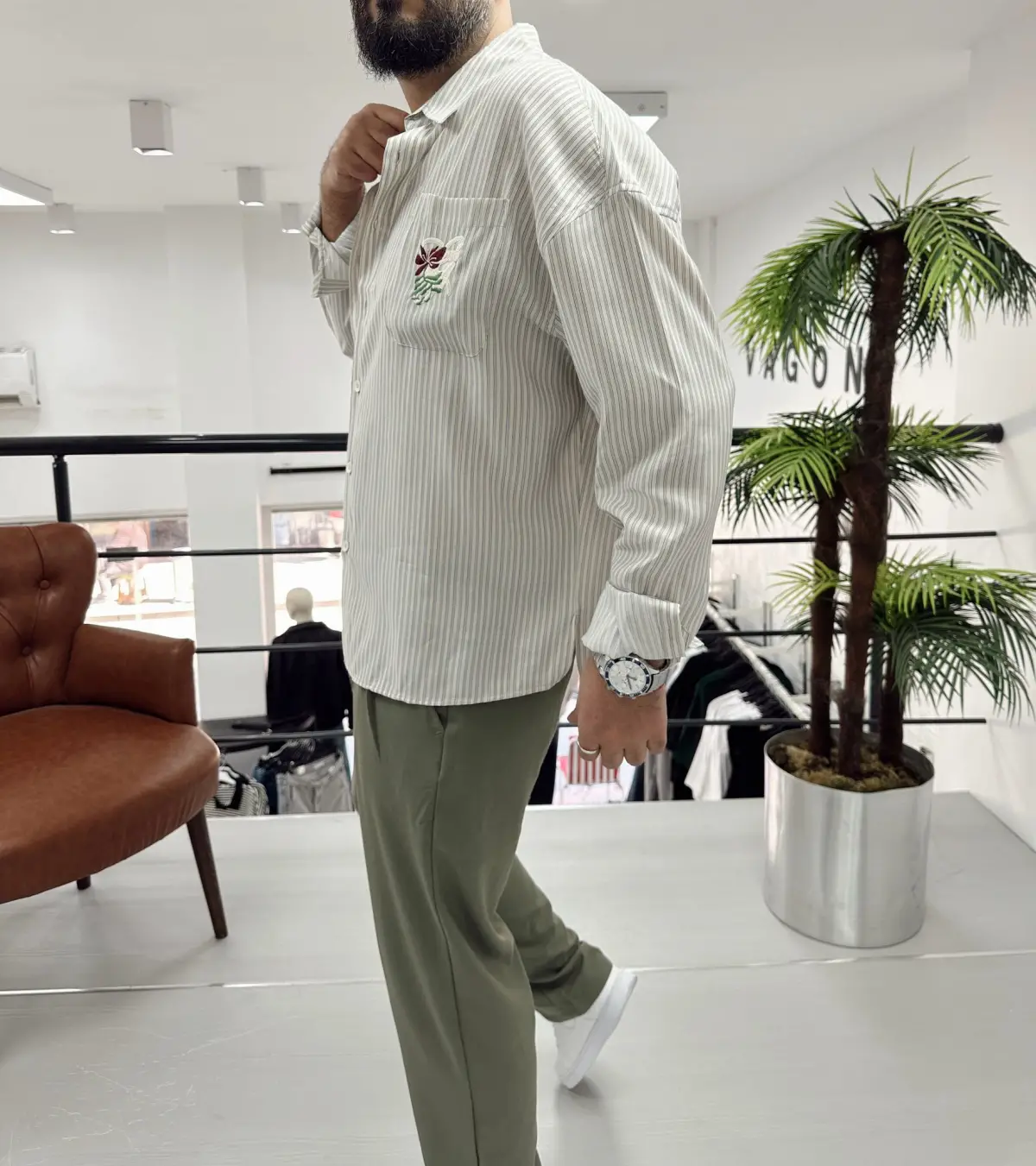 Cebi Nakışlı Gömlek